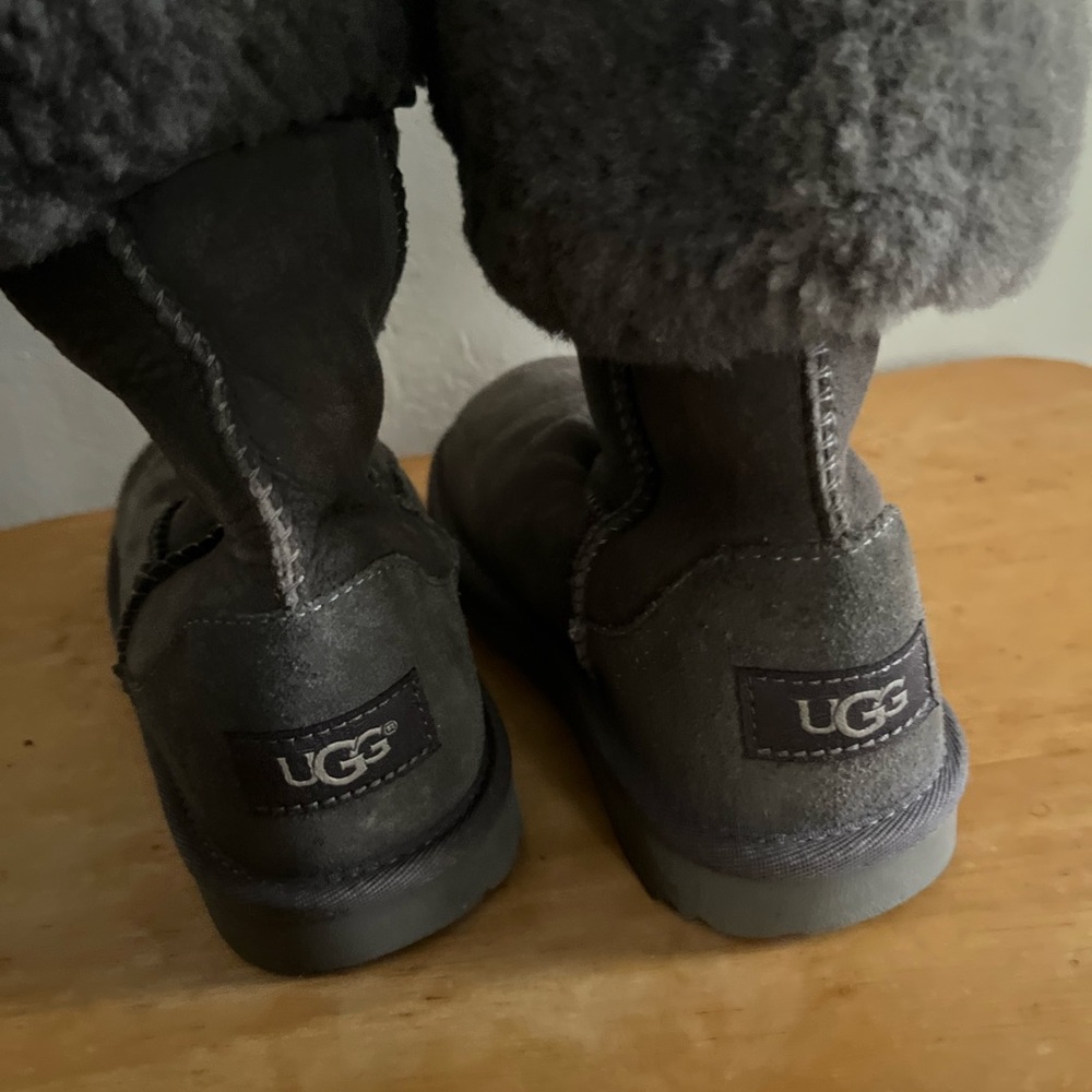 UGG Short Shearling Boots in Charcoal